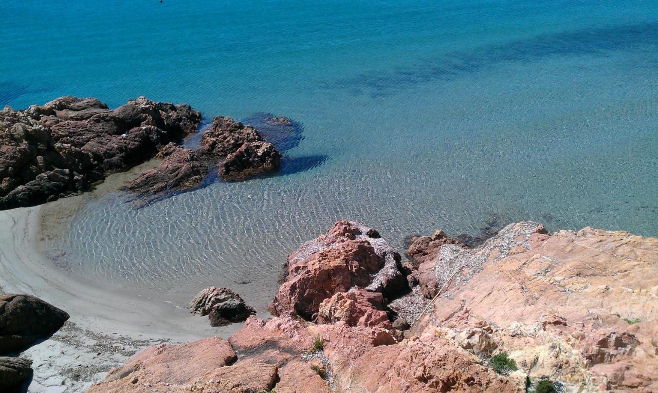 Casetta Al Mare Isola Rossa Eksteriør bilde