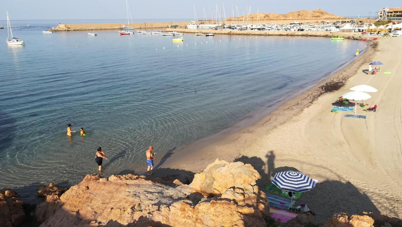 Casetta Al Mare Isola Rossa Eksteriør bilde